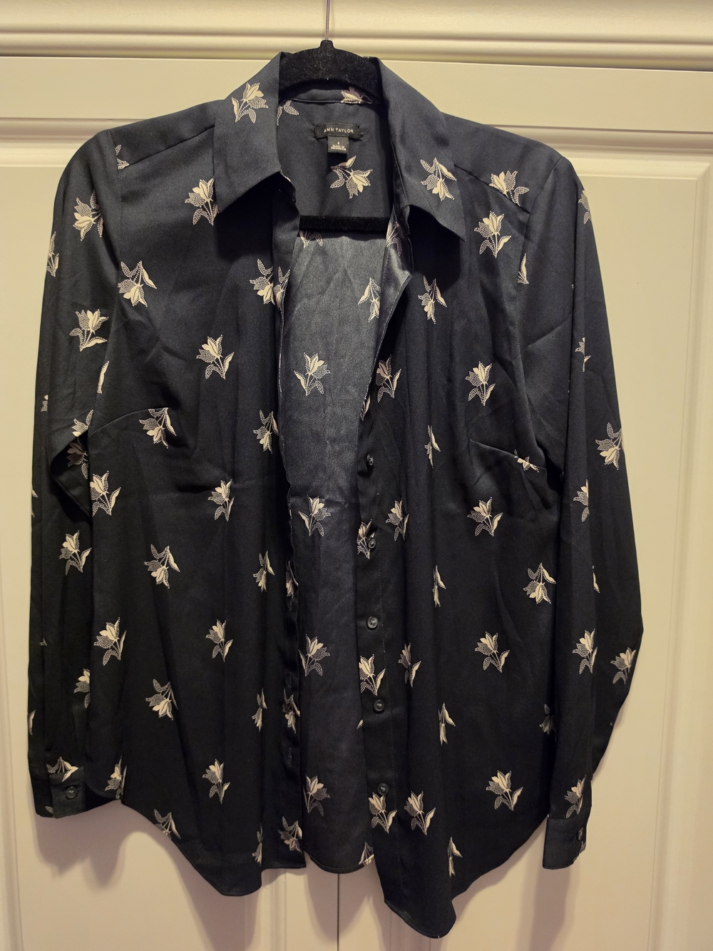 Ann Taylor Black Button-Down Longe Sleeve Blouse with Cream Floral Print